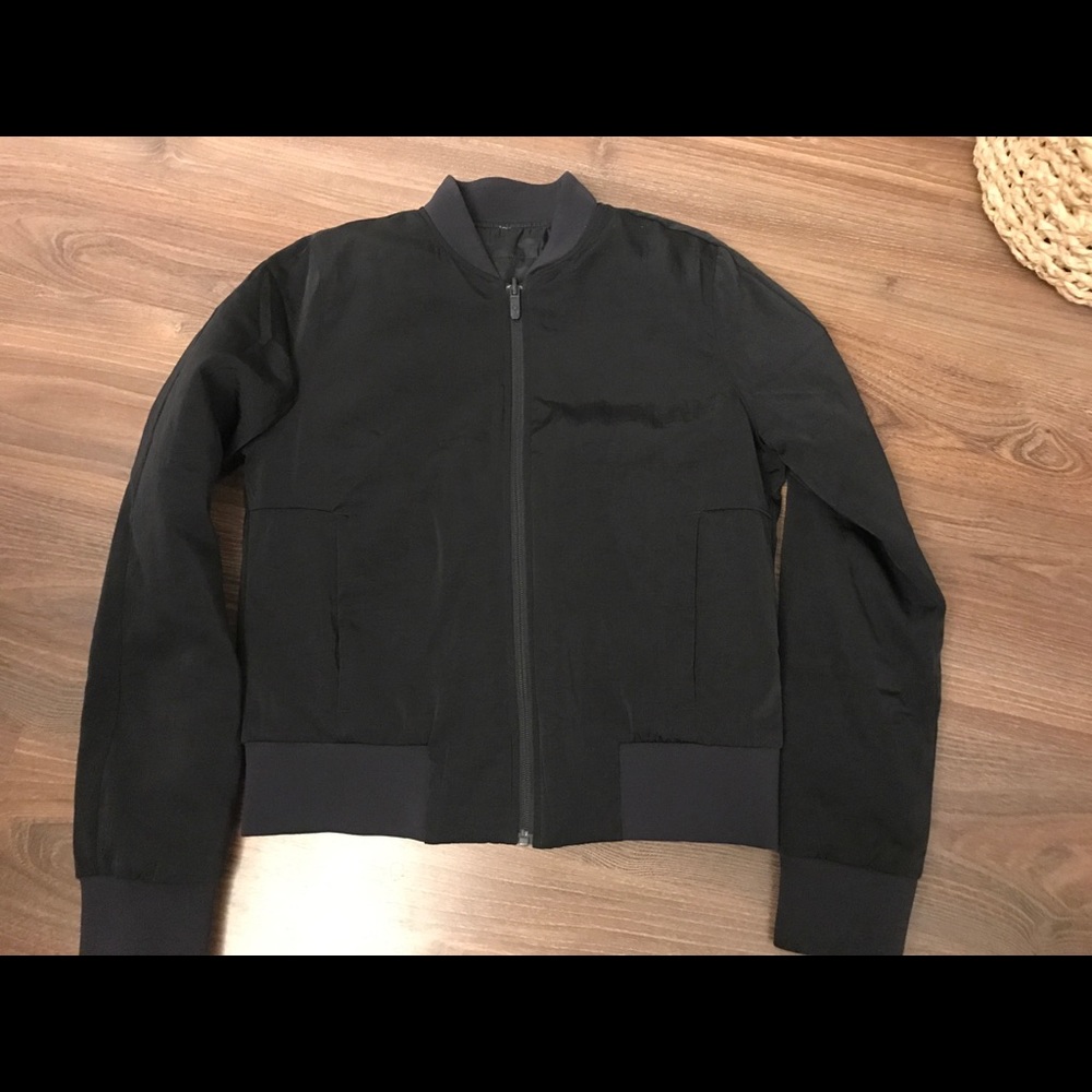 Lululemon size 6 non-stop bomber jacket, black
